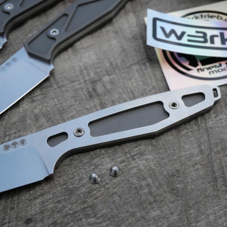 TITAN - triangle dark wash - Griffschalen für das AK1 - Titan Grade 5 (Ti 6AI 4V)