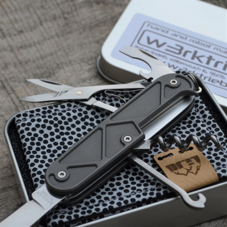 TITAN - triangle dark wash geschraubt - Brückenschalen - oc - fertigmontiertes Taschenmesser - Titan Grade 5  (Ti 6AI 4V) - 91mm