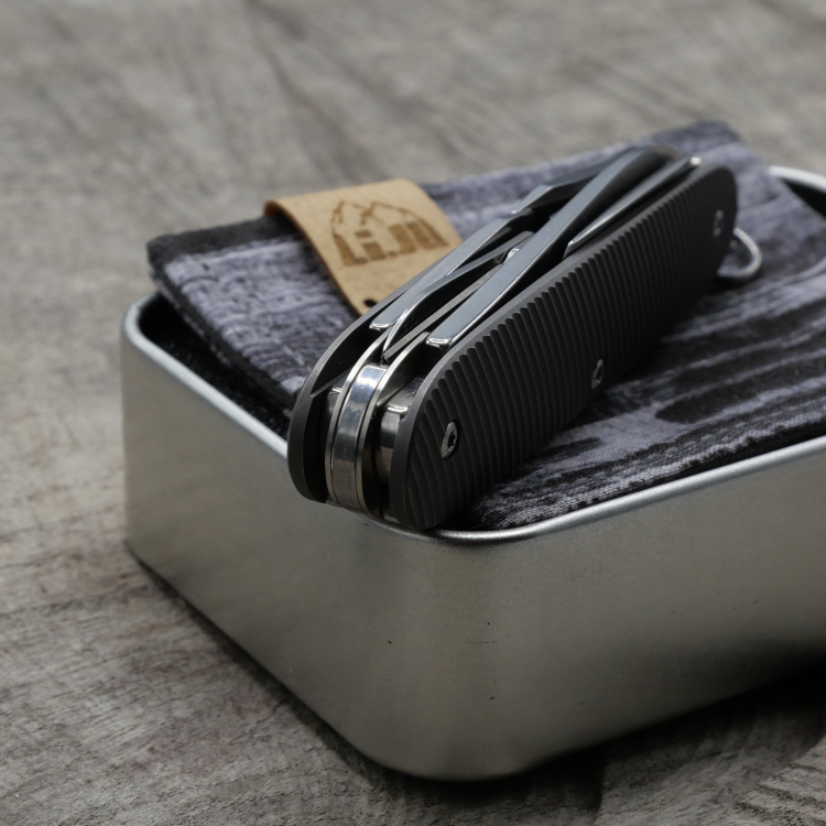 Preview: TITAN - contoured lines one-five - dark wash - fertig montiertes Taschenmesser - Titan Grade 5  (Ti 6AI 4V)  - 93mm