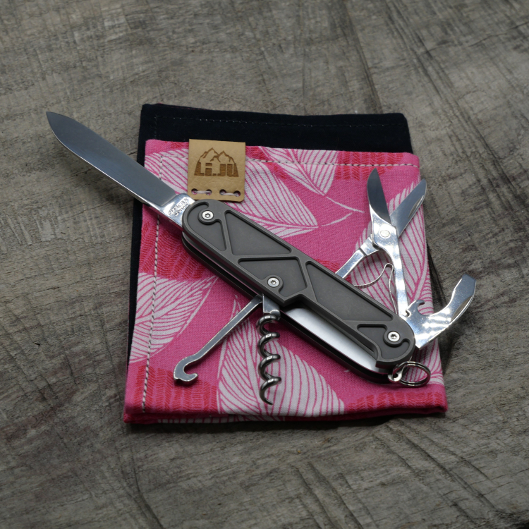 Preview: TITAN - TRIANGLE dark wash - Griffschalen oder montiertes Taschenmesser - Titan Grade 5  (Ti 6AI 4V)  - 91mm