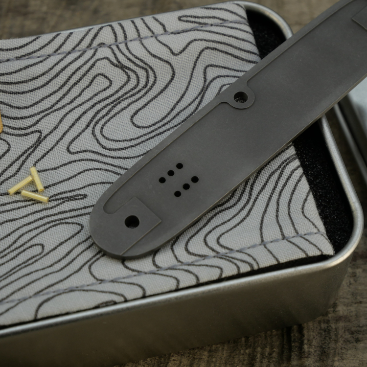 Preview: Griffschalen von w3rktrieb aus Titan, oldcross glatt dark wash