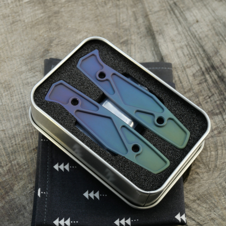 Li.JU MODS - TRIANGLE - anodisiert , stonewashed- Griffschalen für das AK1 - Titan Grade 5 (Ti 6AI 4V)