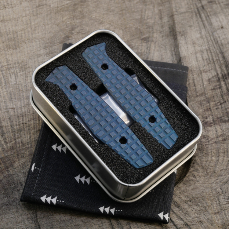 Li.JU MODS - HARDFRAGGED - anodisiert stonewashed - Griffschalen für das AK1 - Titan Grade 5 (Ti 6AI 4V)