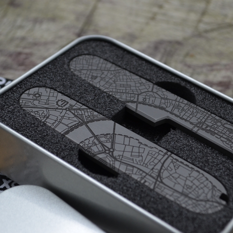 TITAN - MAYBE LONDON dark wash - ti - Griffschalen oder montiertes Taschenmesser - Titan Grade 5  (Ti 6AI 4V) - 91mm
