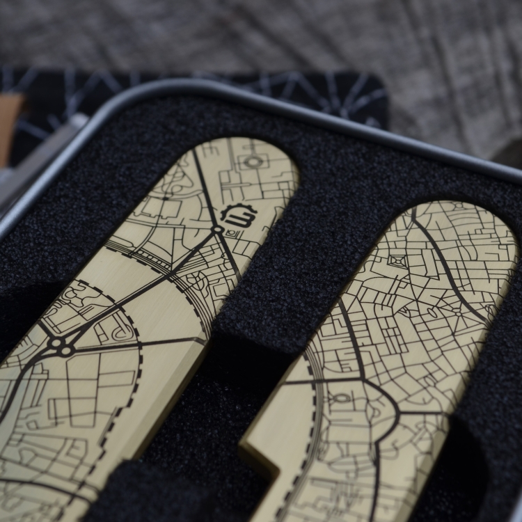 MESSING - MAYBE LONDON - Stadtplan - Griffschalen oder montiertes Taschenmesser - 91mm