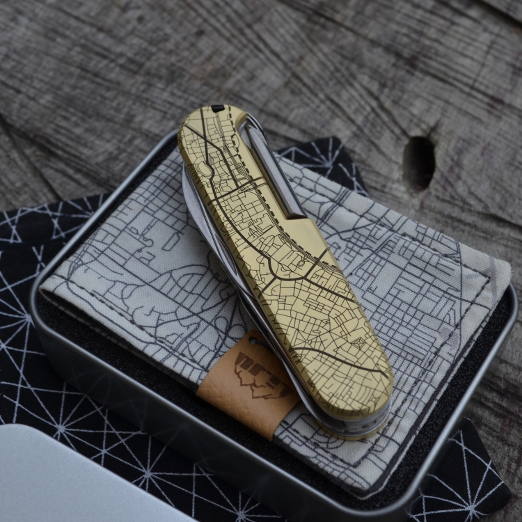 MESSING - MAYBE LONDON - Stadtplan - Griffschalen oder montiertes Taschenmesser - 91mm