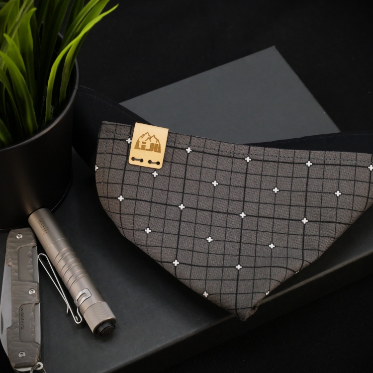 LITTLE CROSSES - EDC HANDKERCHIEF - HANK - dunkelgrau/schwarz