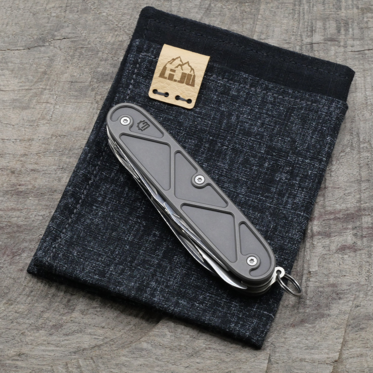 Preview: TITAN - TRIANGLE dark wash - FARMER X- Titan Grade 5  (Ti 6AI 4V)  - 93mm