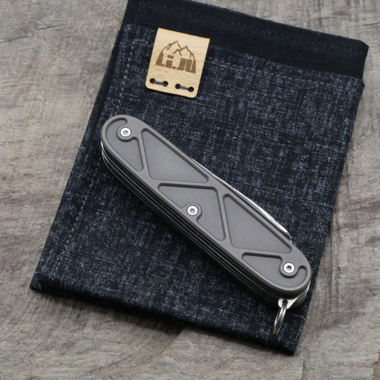 Preview: TITAN - TRIANGLE dark wash - FARMER X- Titan Grade 5  (Ti 6AI 4V)  - 93mm