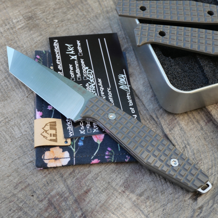 TITAN - hardfragged dark wash - Griffschalen für das AK1 - Titan Grade 5 (Ti 6AI 4V)