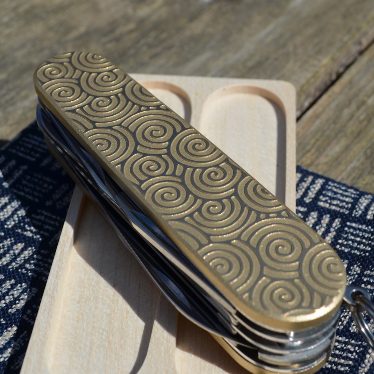 MESSING - japanese circle - Kreise - Griffschalen oder montiertes Taschenmesser