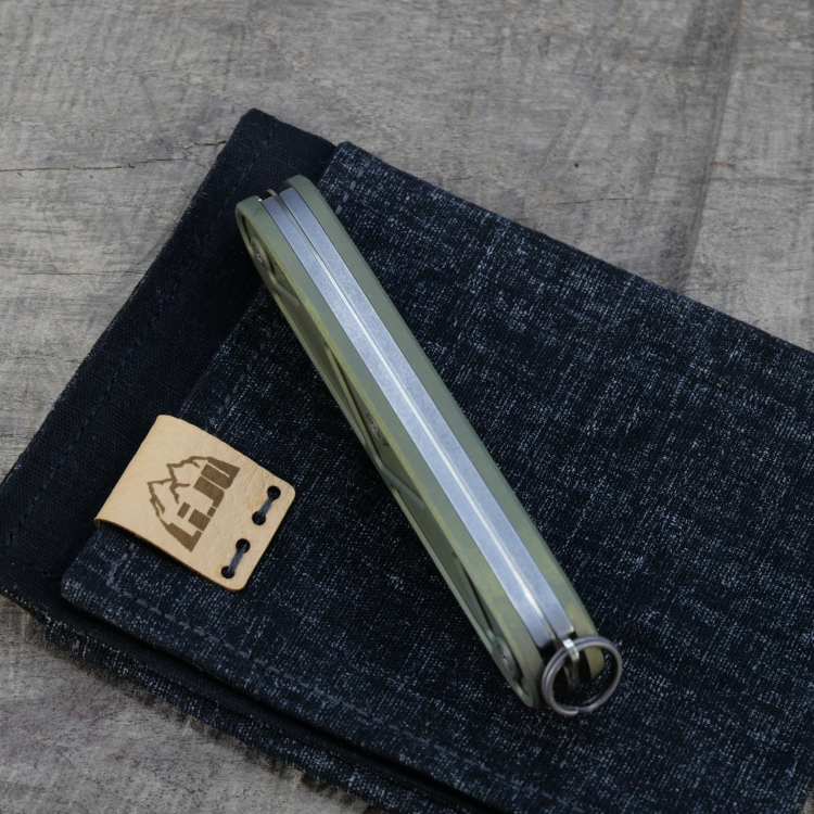 Li.JU MOD - TITAN - TRIANGLE - anodisiert, stonewashed - ELECTRICIAN - Titan Grade 5  (Ti 6AI 4V)  - 93mm