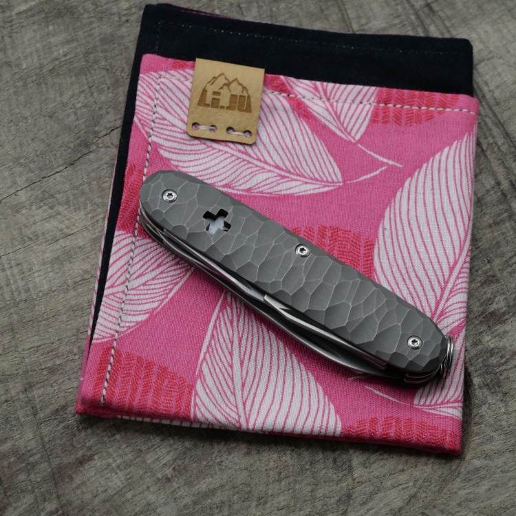 Preview: TITAN - rockfinish- handmade- dark wash - Griffschalen oder montiertes Taschenmesser - Titan Grade 5  (Ti 6AI 4V)  - 93mm