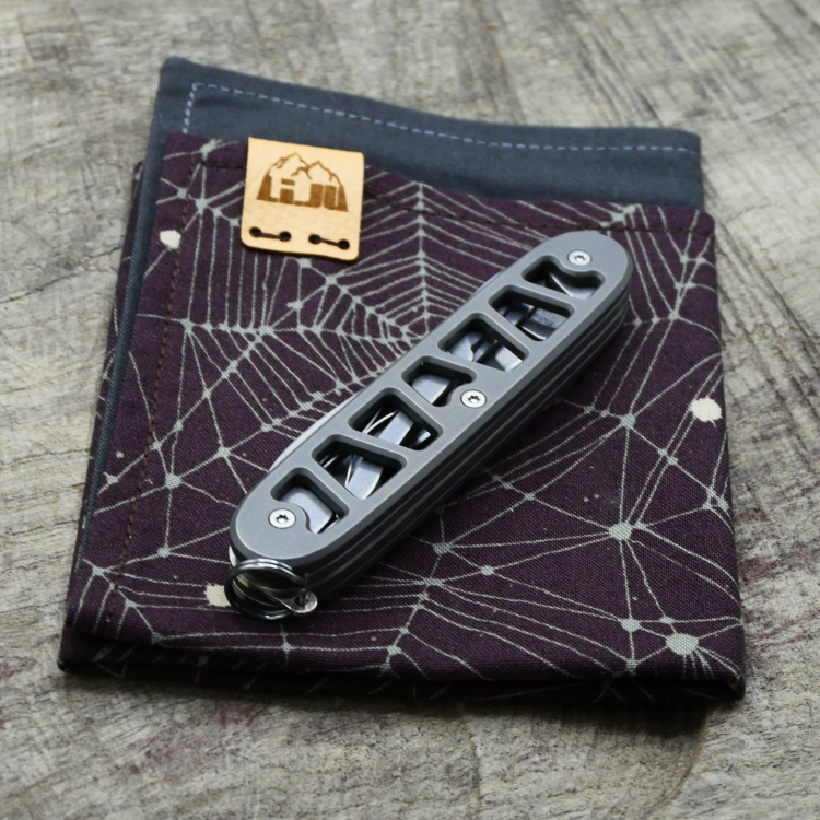 Preview: TITAN - SKELETON - used wash - fertig montiertes Taschenmesser - Titan Grade 5 (Ti 6AI 4V) - 93mm
