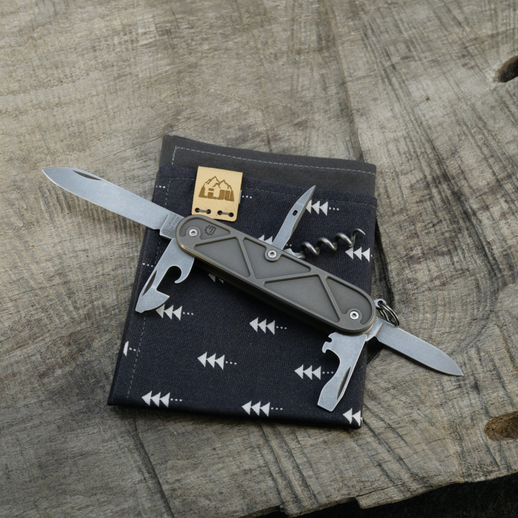TRIANGLE- Spartan - acidstonewash, fertig montiertes Taschenmesser - Titan Grade 5  (Ti 6AI 4V)  - 91mm