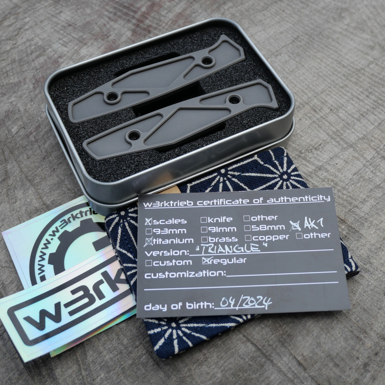 TITAN - triangle dark wash - Griffschalen für das AK1 - Titan Grade 5 (Ti 6AI 4V)