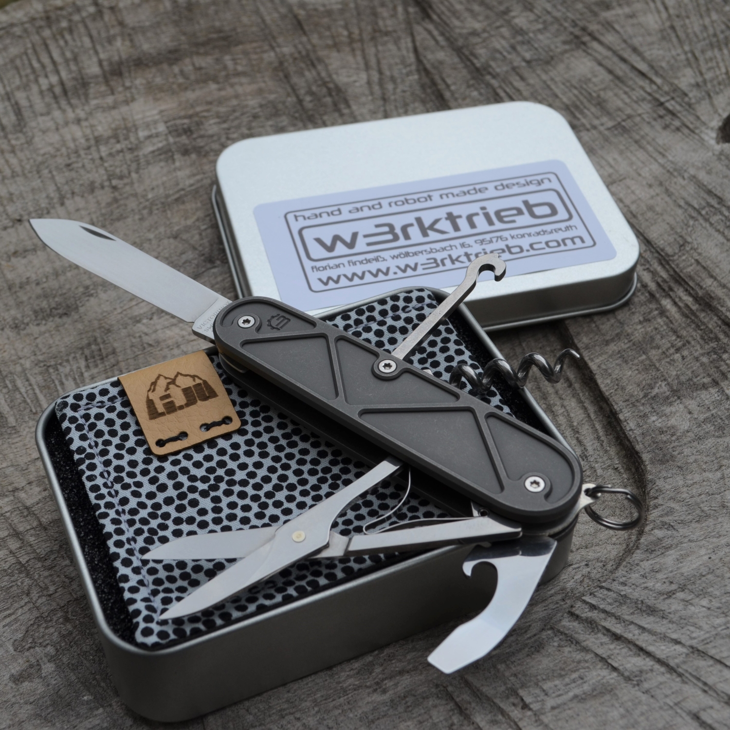 TITAN - triangle dark wash geschraubt - Brückenschalen - oc - fertigmontiertes Taschenmesser - Titan Grade 5  (Ti 6AI 4V) - 91mm