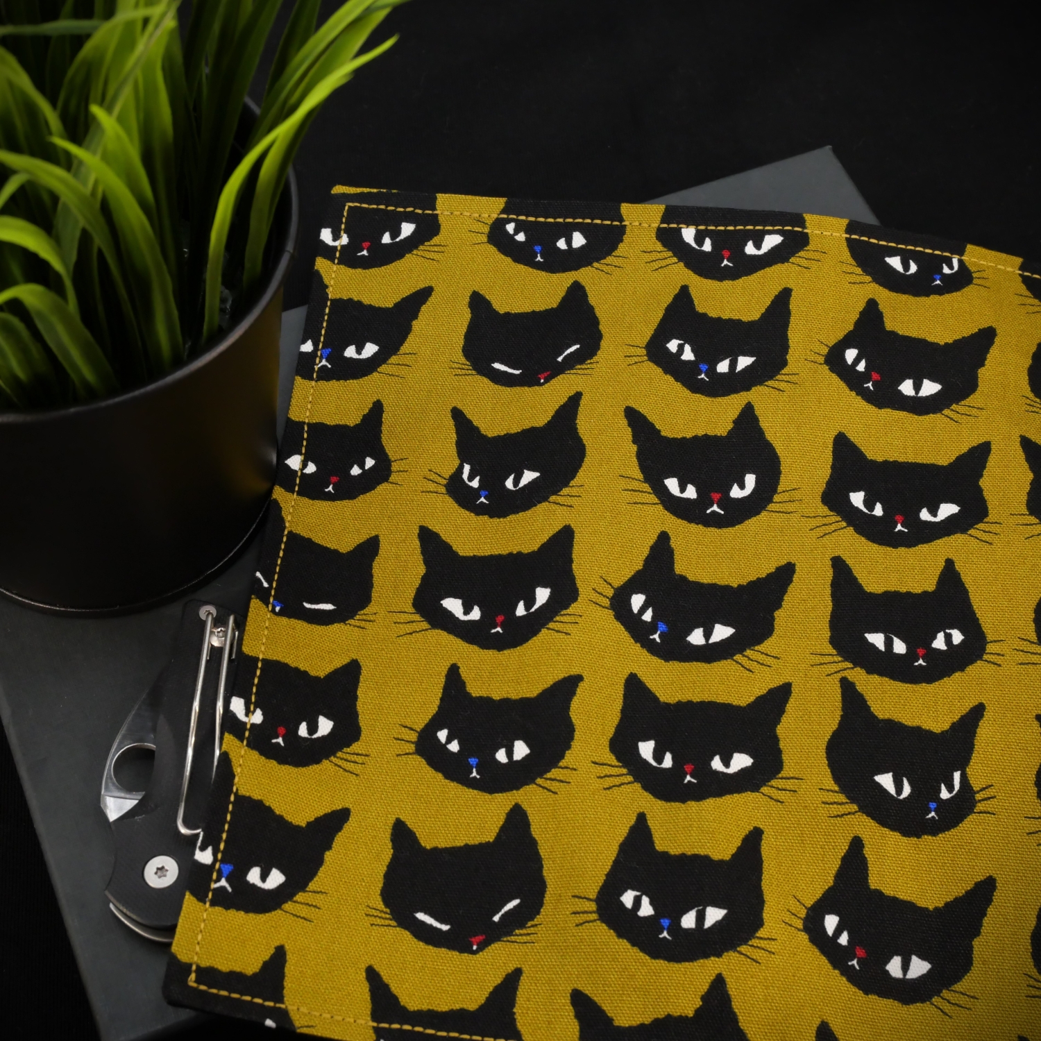 Li.JU Hank, GRUMBLE CAT mustard