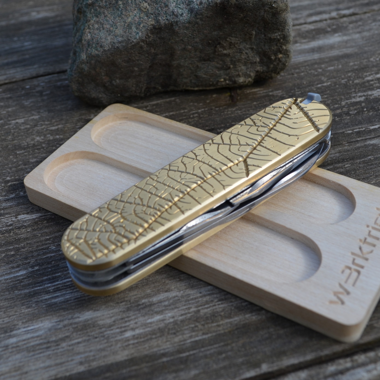 BRASS - leaf - scales or mounted pocket knife - 91mm