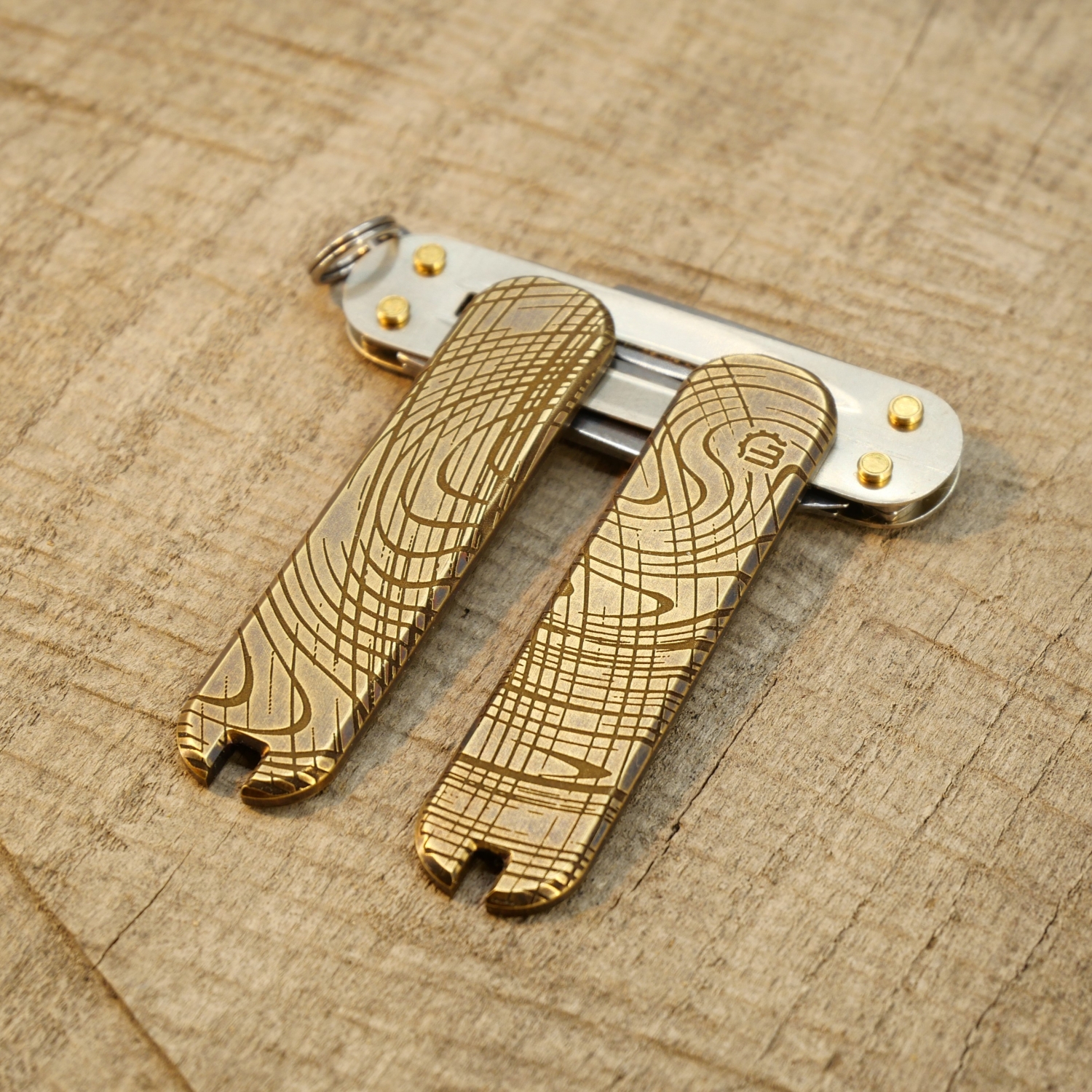 MESSING - LINES - Griffschalen oder montiertes Taschenmesser - 58mm