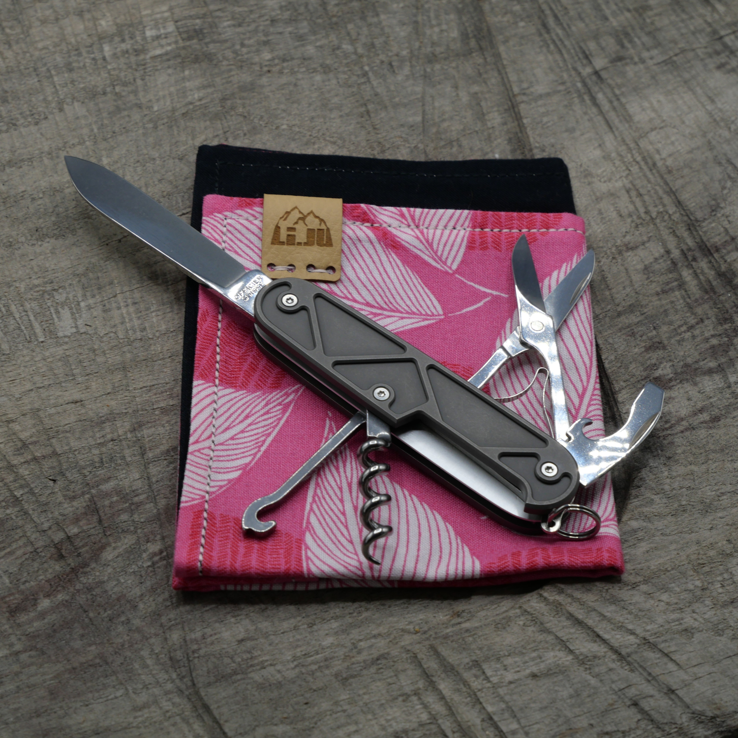 TITAN - TRIANGLE dark wash - Griffschalen oder montiertes Taschenmesser - Titan Grade 5  (Ti 6AI 4V)  - 91mm