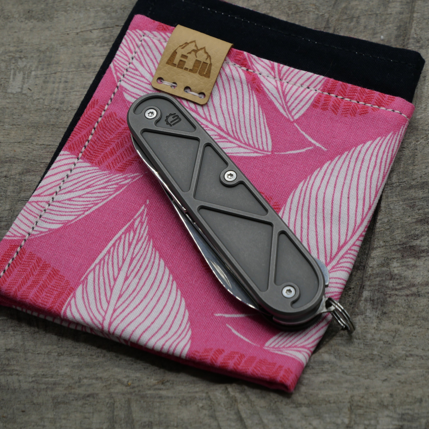 TITAN - TRIANGLE dark wash - Griffschalen oder montiertes Taschenmesser - Titan Grade 5  (Ti 6AI 4V)  - 91mm