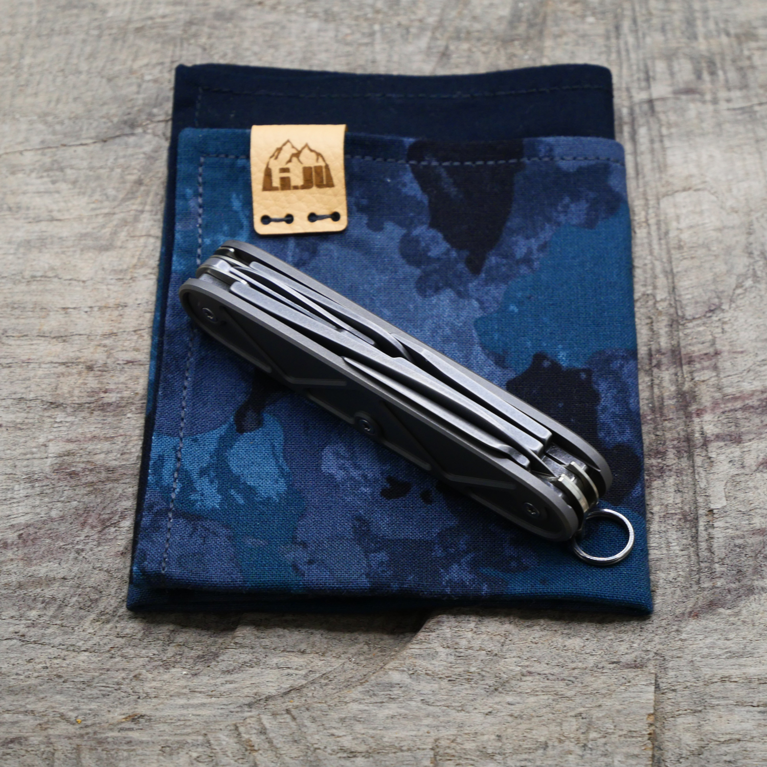 TITAN - TRIANGLE - dark wash - ELECTRICIAN-X - acidstonewash - Titan Grade 5  (Ti 6AI 4V)  - 93mm