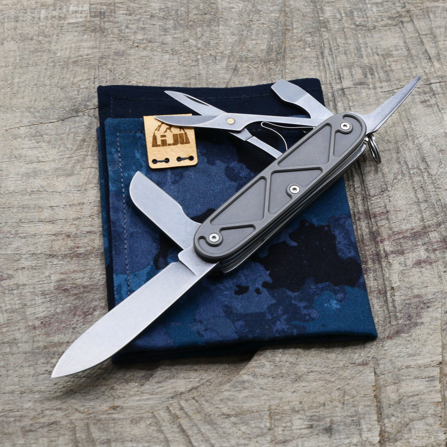 TITAN - TRIANGLE - dark wash - ELECTRICIAN-X - acidstonewash - Titan Grade 5  (Ti 6AI 4V)  - 93mm