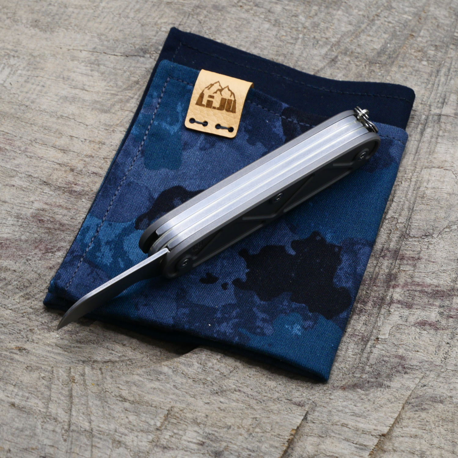 TITAN - TRIANGLE - dark wash - ELECTRICIAN-X - acidstonewash - Titan Grade 5  (Ti 6AI 4V)  - 93mm