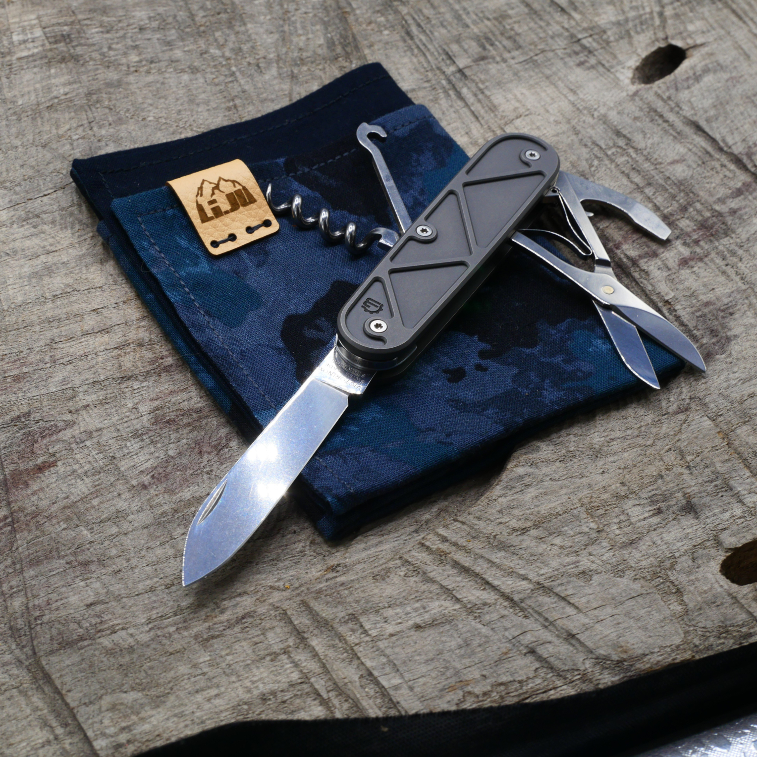 TITAN - TRIANGLE - dark wash - COMPACT - Titan Grade 5  (Ti 6AI 4V)  - 91mm