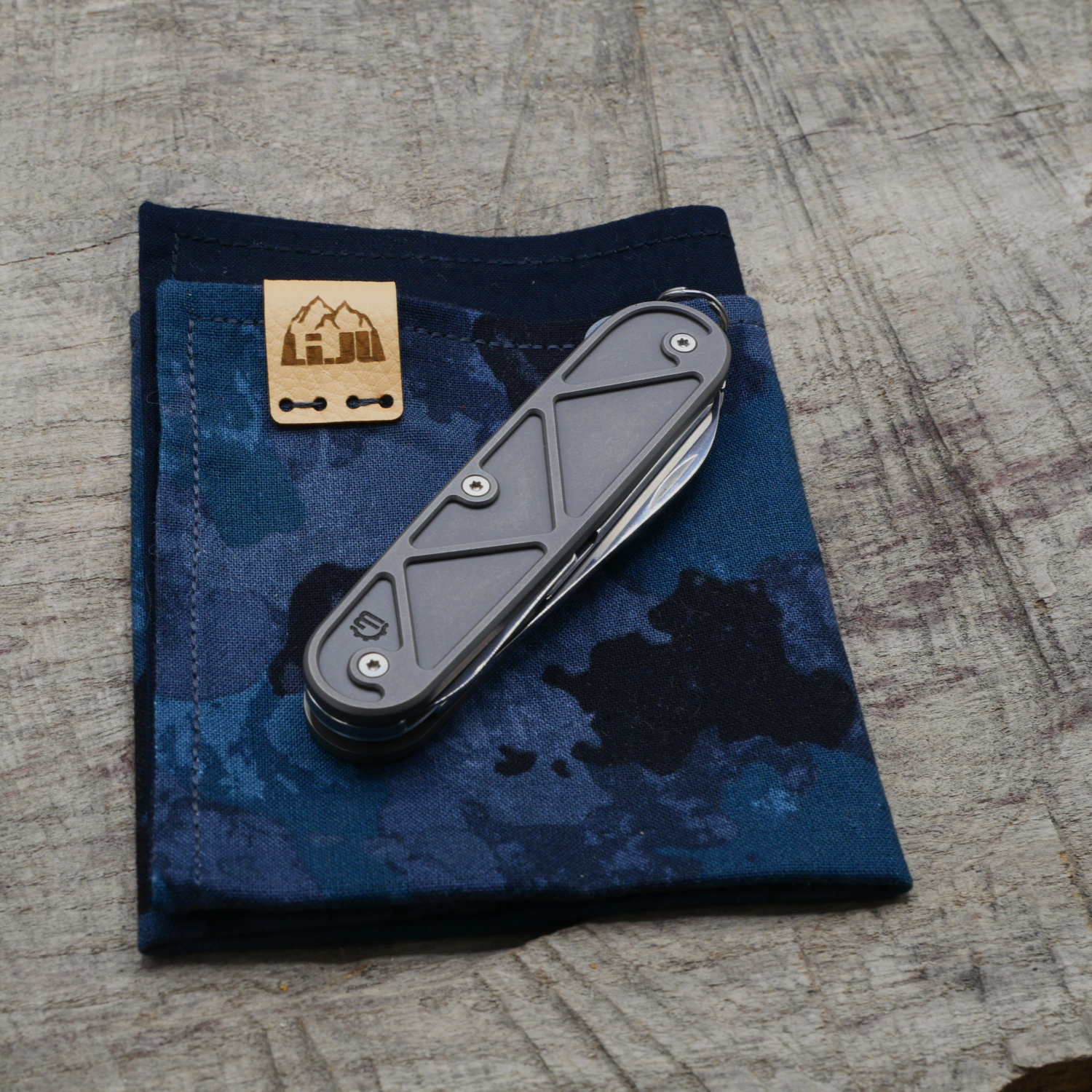 TITAN - TRIANGLE - dark wash - COMPACT - Titan Grade 5  (Ti 6AI 4V)  - 91mm