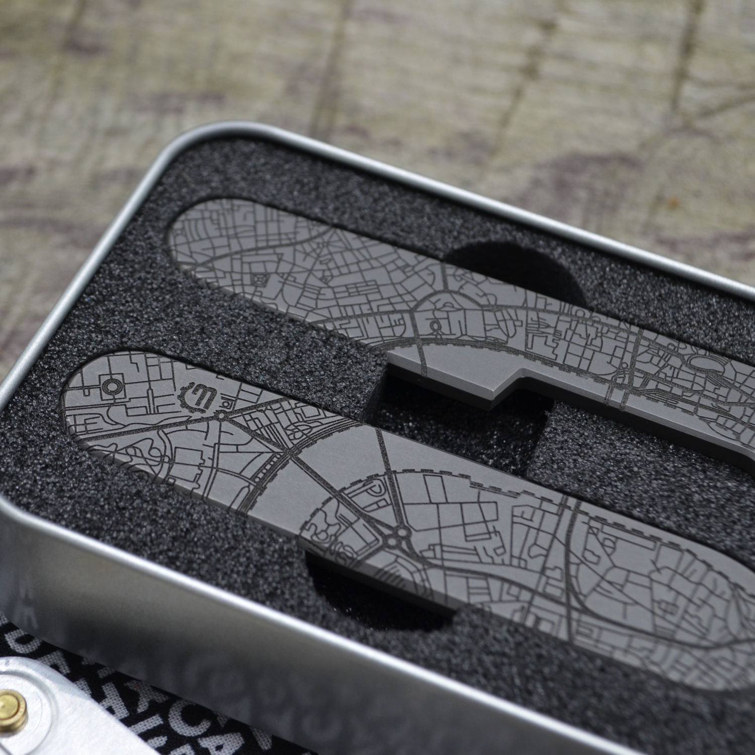 TITAN - MAYBE LONDON dark wash - ti - Griffschalen oder montiertes Taschenmesser - Titan Grade 5  (Ti 6AI 4V) - 91mm