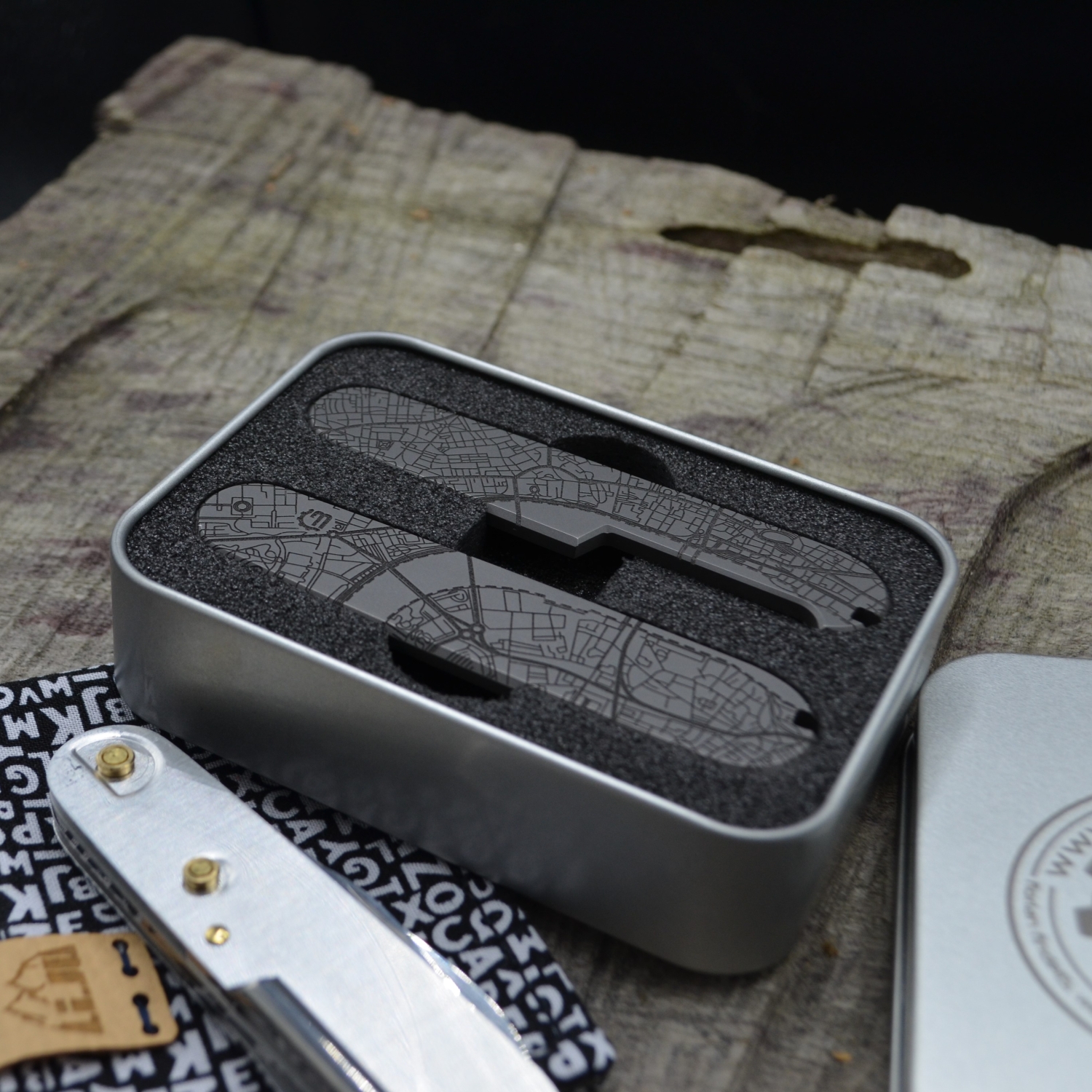 TITAN - MAYBE LONDON dark wash - ti - Griffschalen oder montiertes Taschenmesser - Titan Grade 5  (Ti 6AI 4V) - 91mm