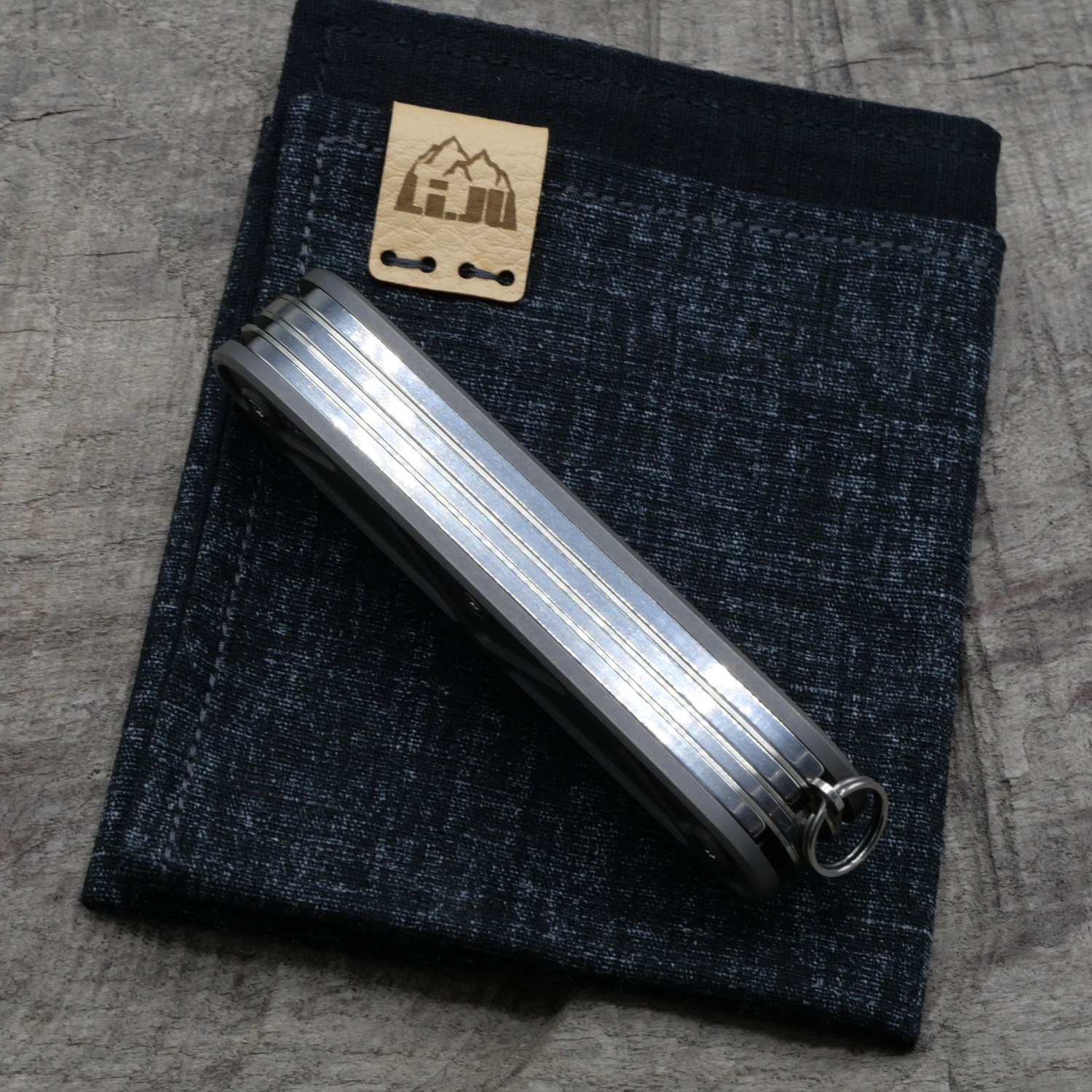 TITAN - TRIANGLE dark wash - FARMER X- Titan Grade 5  (Ti 6AI 4V)  - 93mm