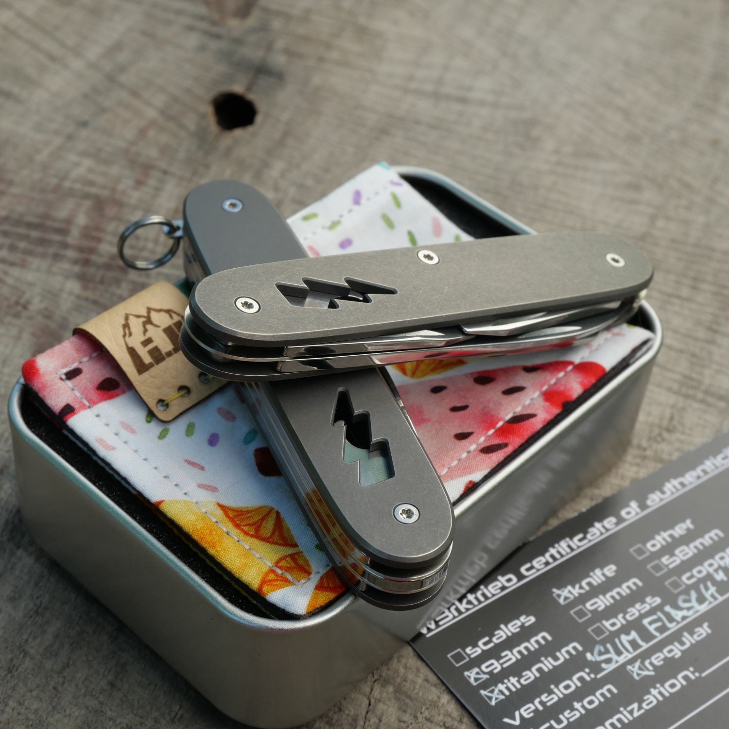 TITAN - slim line - flash cutout, used wash - Griffschalen oder fertig montiertes Taschenmesser - Titan Grade 5  (Ti 6AI 4V)  - 93mm