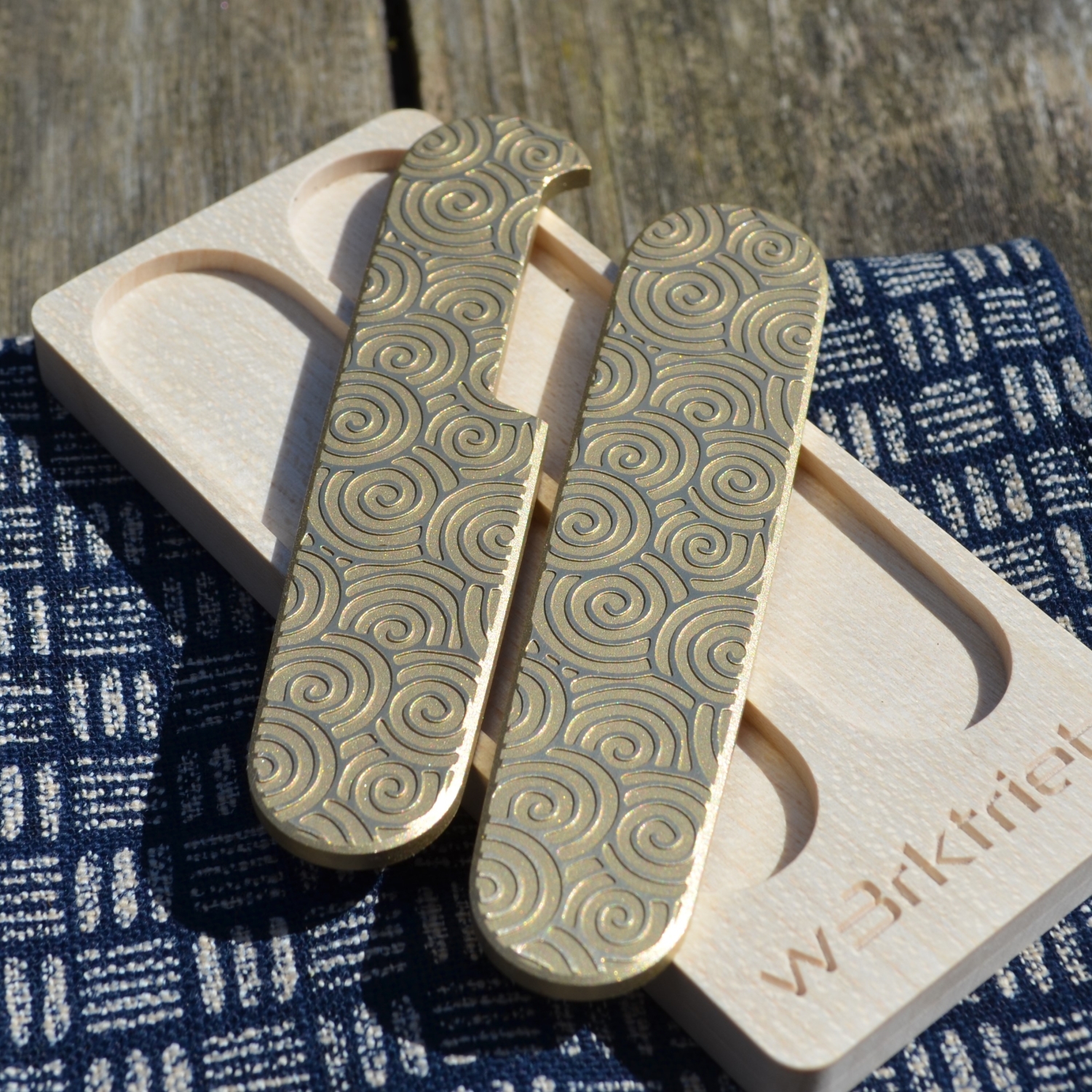 MESSING - japanese circle - Kreise - Griffschalen oder montiertes Taschenmesser
