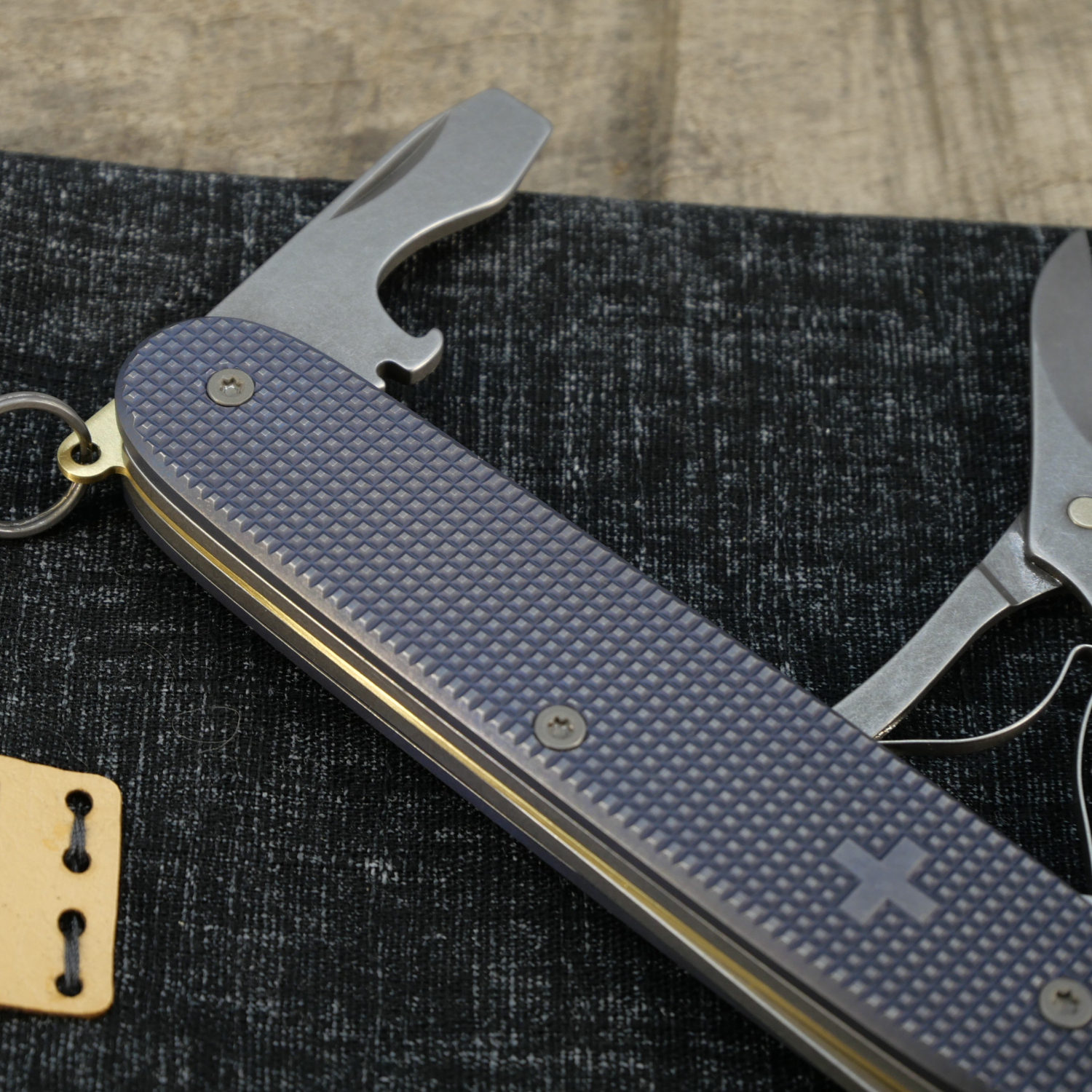 Li.JU MOD - TITAN - OLDCROSS - anodisiert stonewashed - COMPANION SLIM - Titan Grade 5  (Ti 6AI 4V)  - 93mm