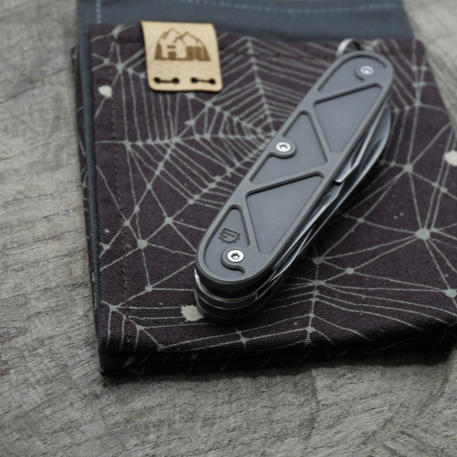 TITAN - TRIANGLE - dark wash - montiertes Taschenmesser - Titan Grade 5  (Ti 6AI 4V)  - 93mm