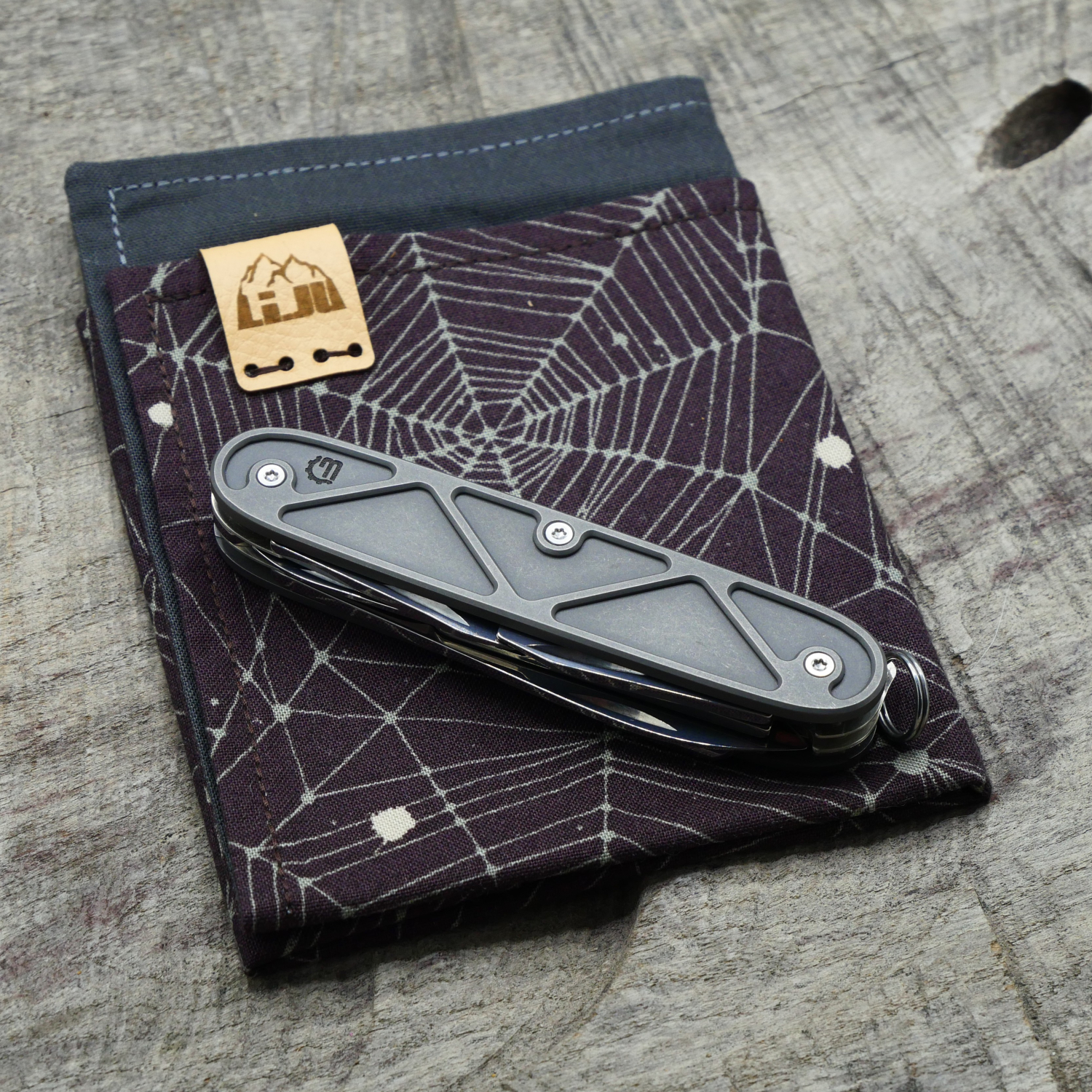 TITAN - TRIANGLE - dark wash - Griffschalen oder montiertes Taschenmesser - Titan Grade 5  (Ti 6AI 4V)  - 93mm