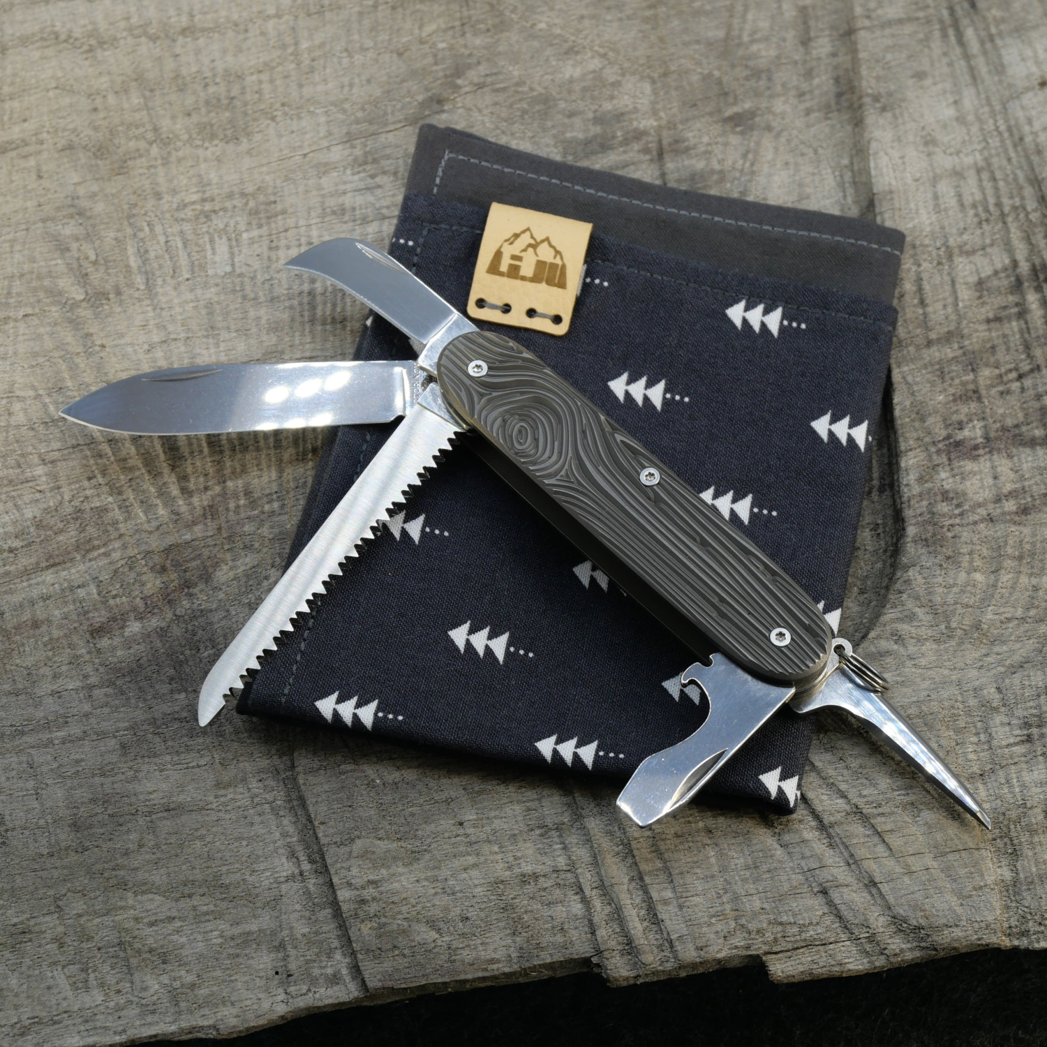 WOOD - SWISS ARMY 7, fertig montiertes Taschenmesser - Titan Grade 5  (Ti 6AI 4V)  - 93mm