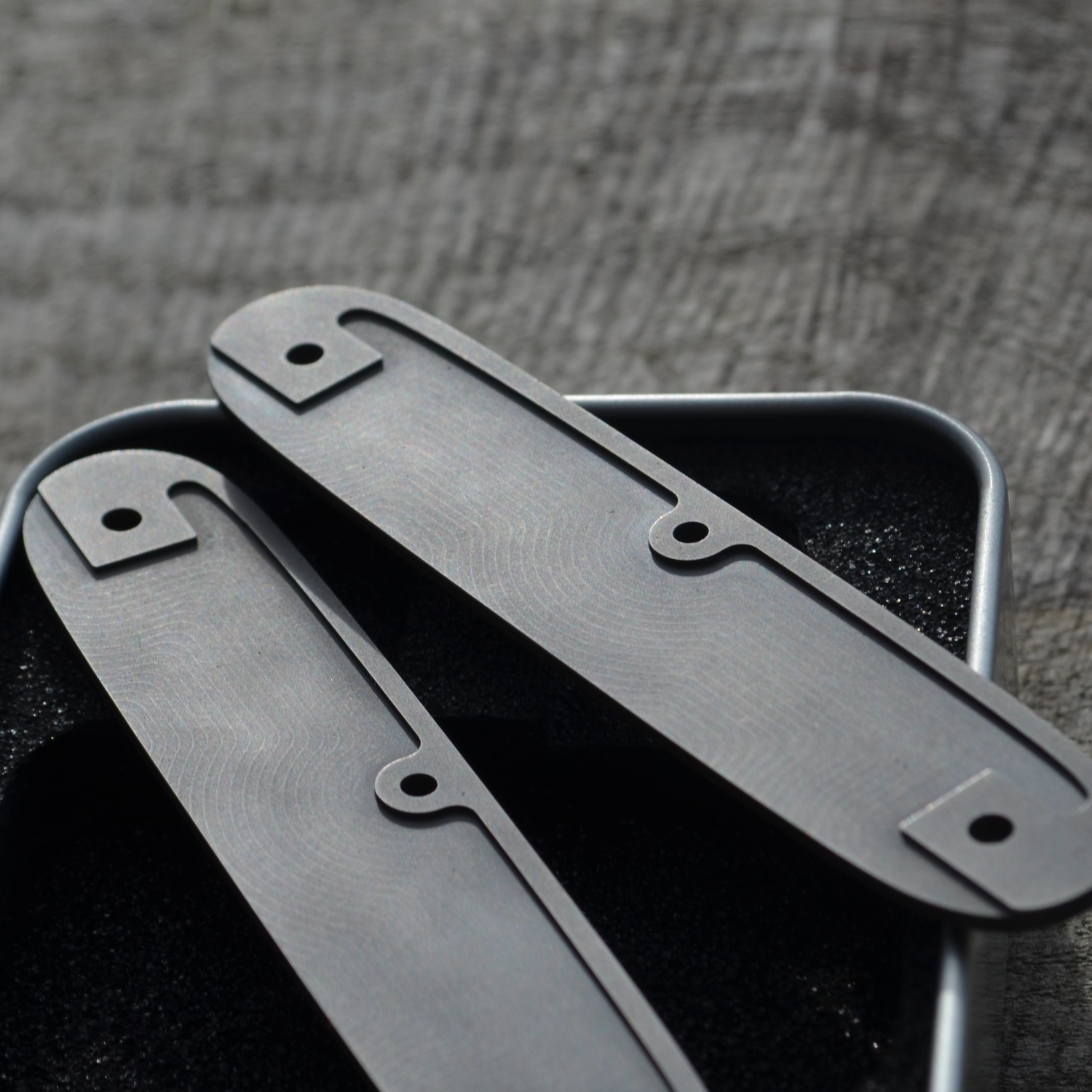 TITAN - snake dark wash - Griffschalen oder montiertes Taschenmesser - Titan Grade 5  (Ti 6AI 4V) - 93mm